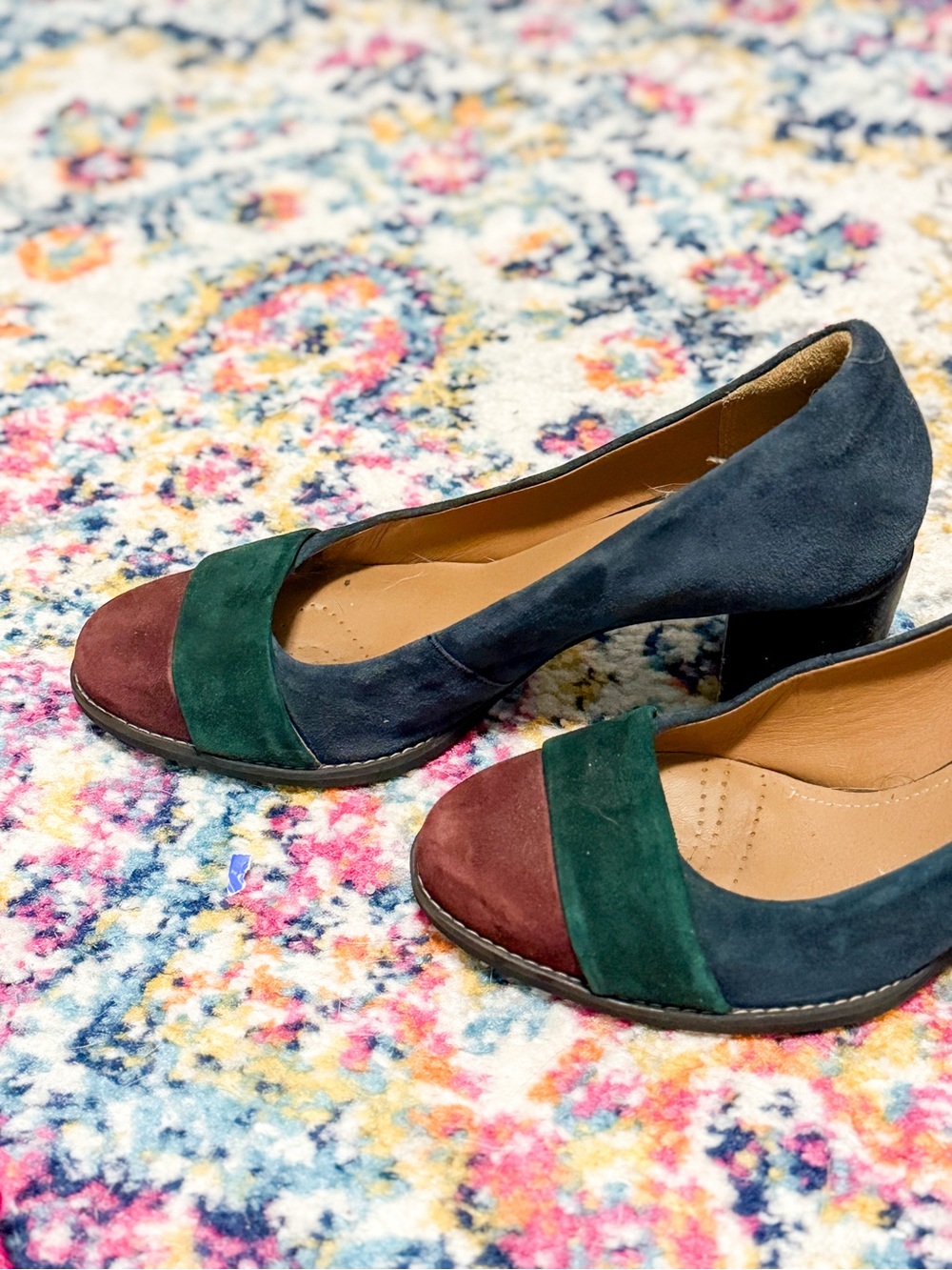 Clark’s Artisan Tarah Brae Colorblock Suede Pumps - Picture 3 of 6